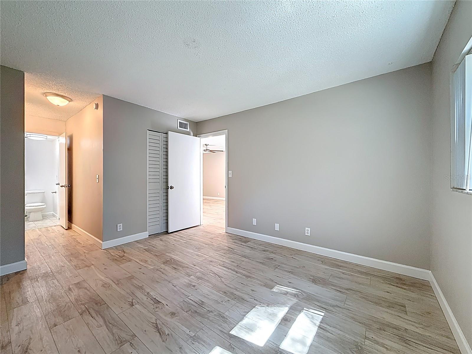 Image 17 of 61 For 11485 Oakhurst Road 206