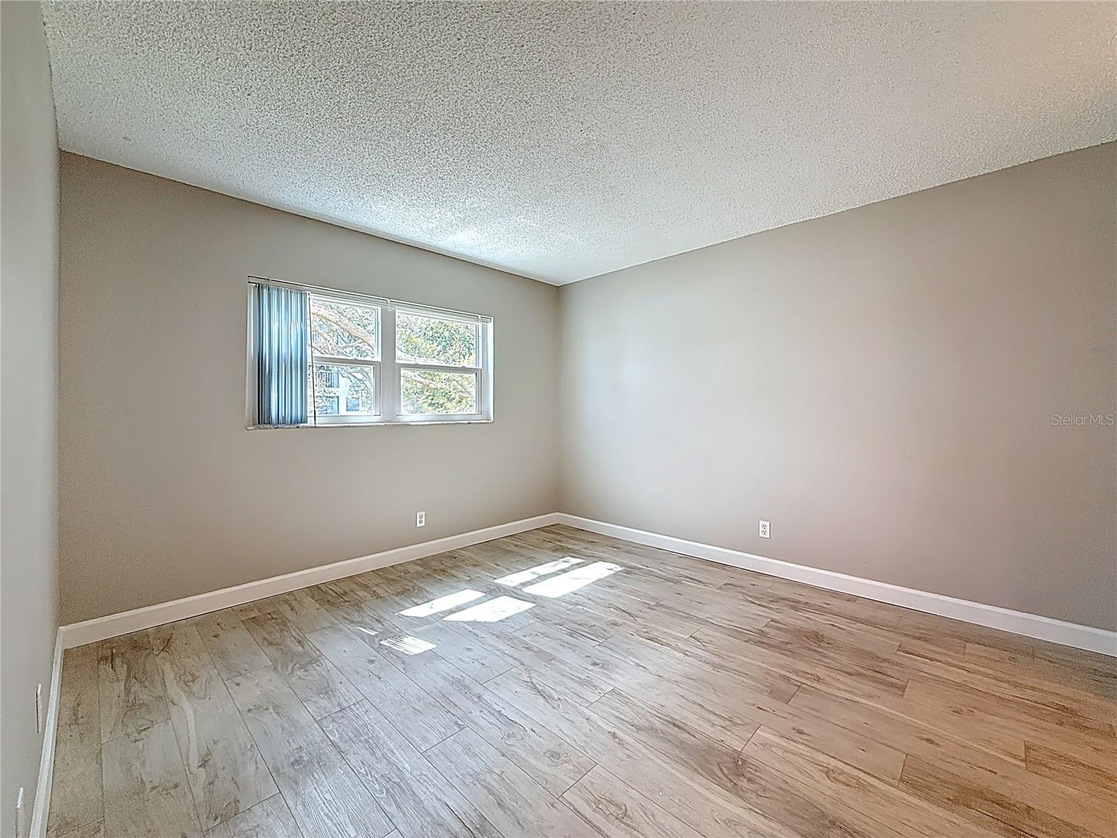 Image 21 of 61 For 11485 Oakhurst Road 206