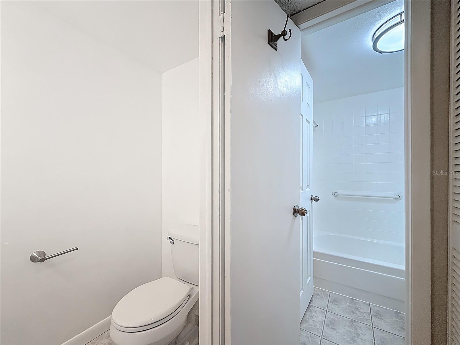 Image 28 of 61 For 11485 Oakhurst Road 206