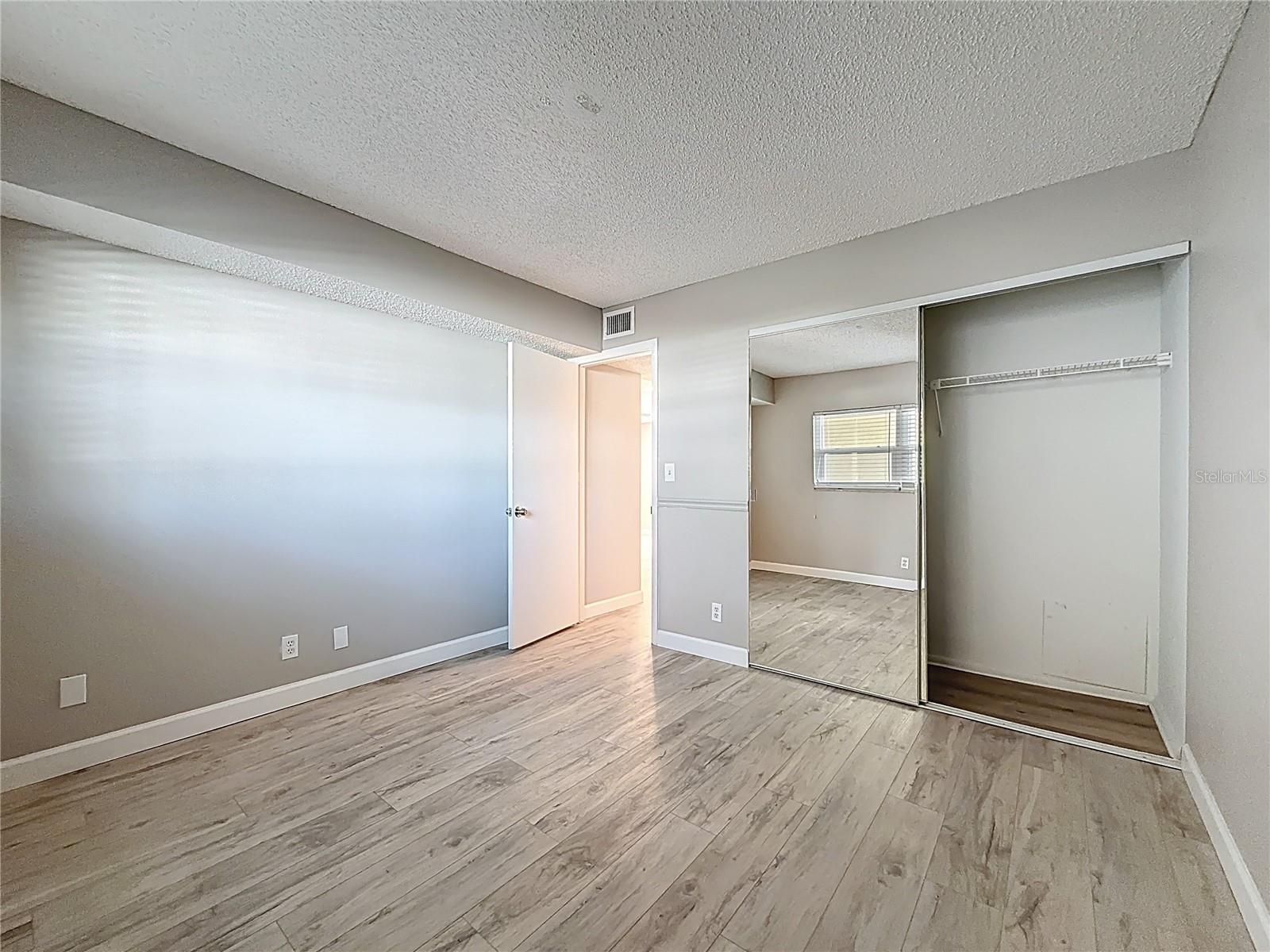 Image 32 of 61 For 11485 Oakhurst Road 206