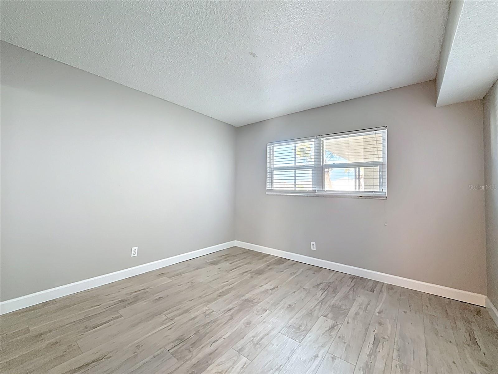 Image 34 of 61 For 11485 Oakhurst Road 206