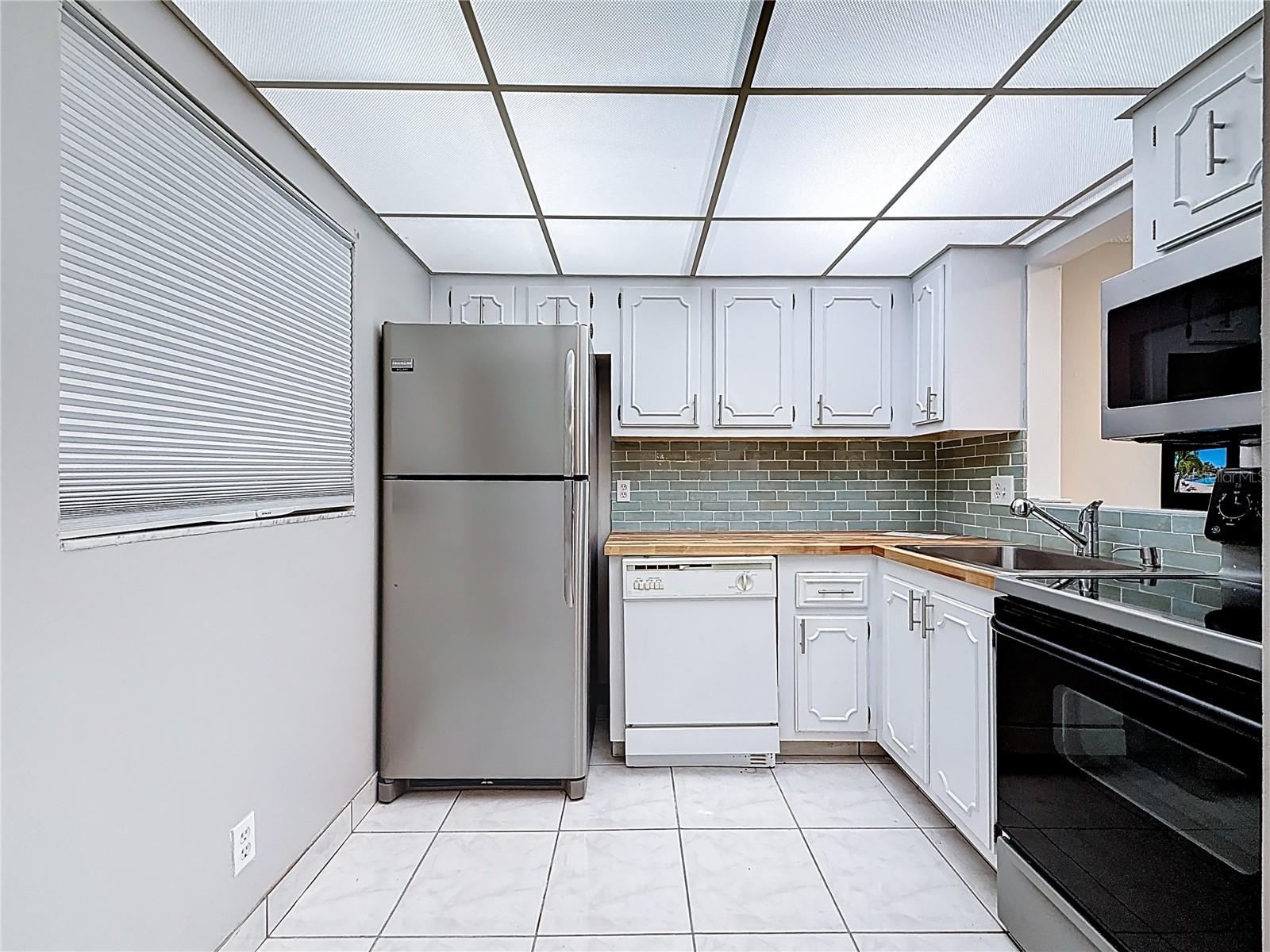 Image 6 of 61 For 11485 Oakhurst Road 206