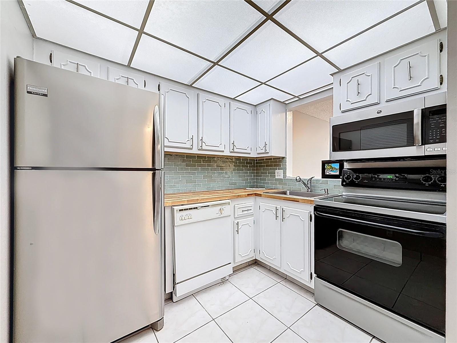 Image 7 of 61 For 11485 Oakhurst Road 206