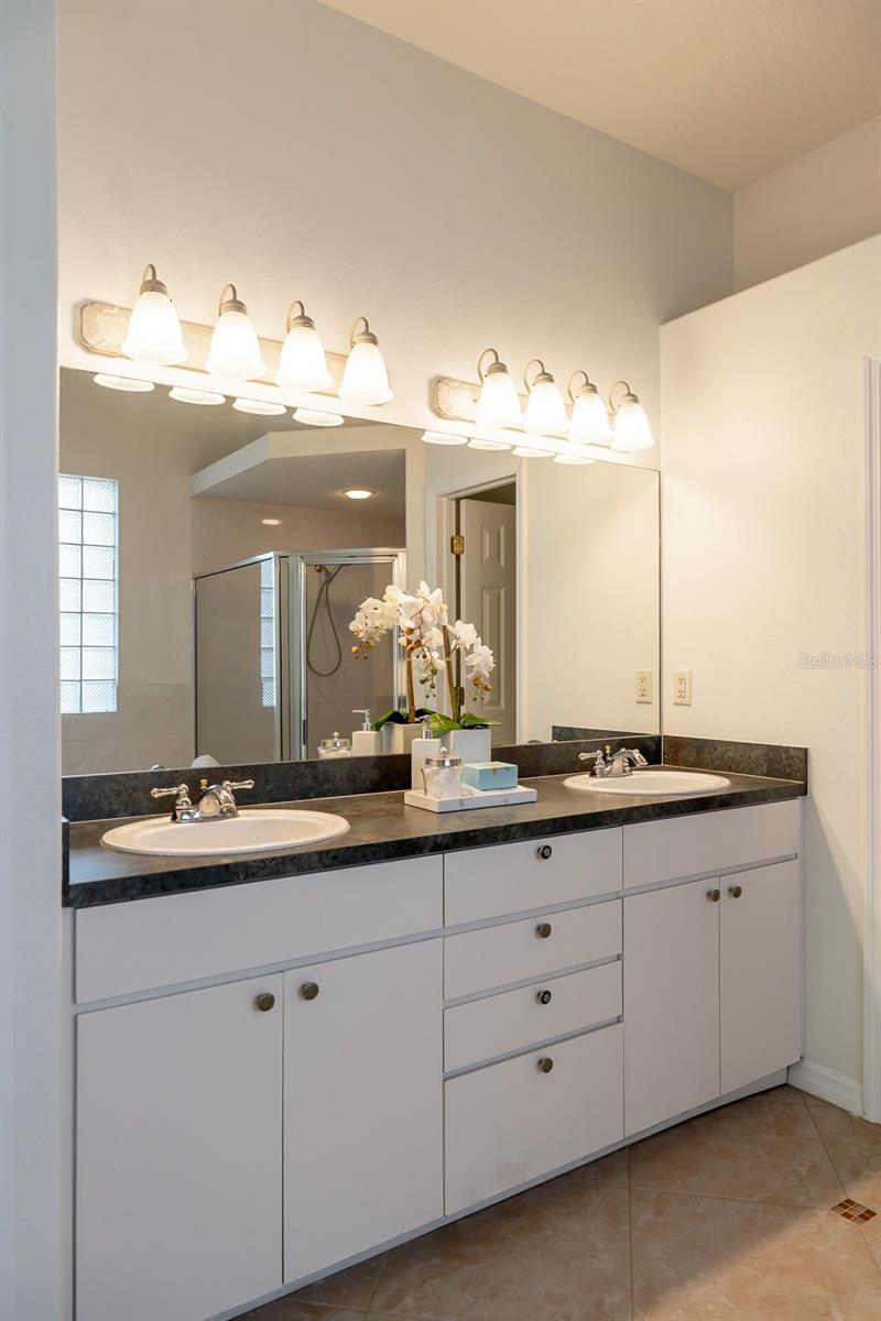 Image 20 of 34 For 814 Brantenburg Way