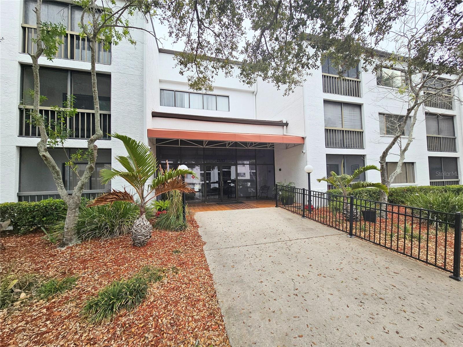 Image 10 of 14 For 2593 Countryside Boulevard 7313