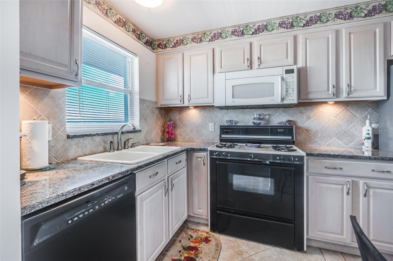 Image 10 of 54 For 5900 Shore Boulevard S 709