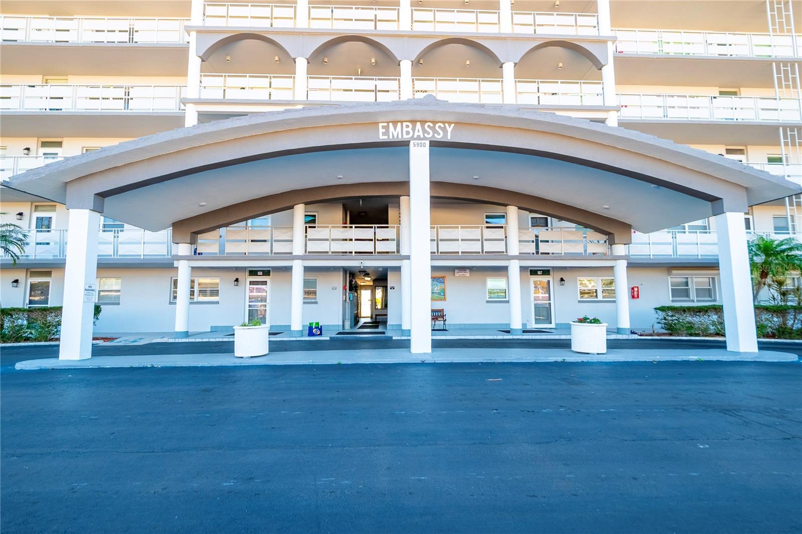 Image 2 of 54 For 5900 Shore Boulevard S 709