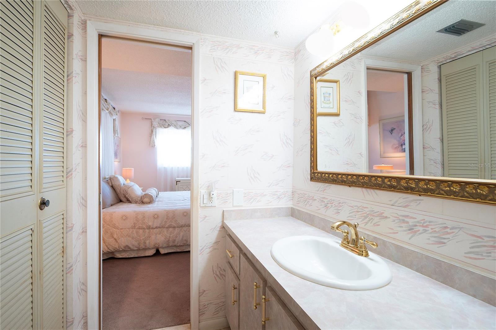 Image 36 of 54 For 5900 Shore Boulevard S 709