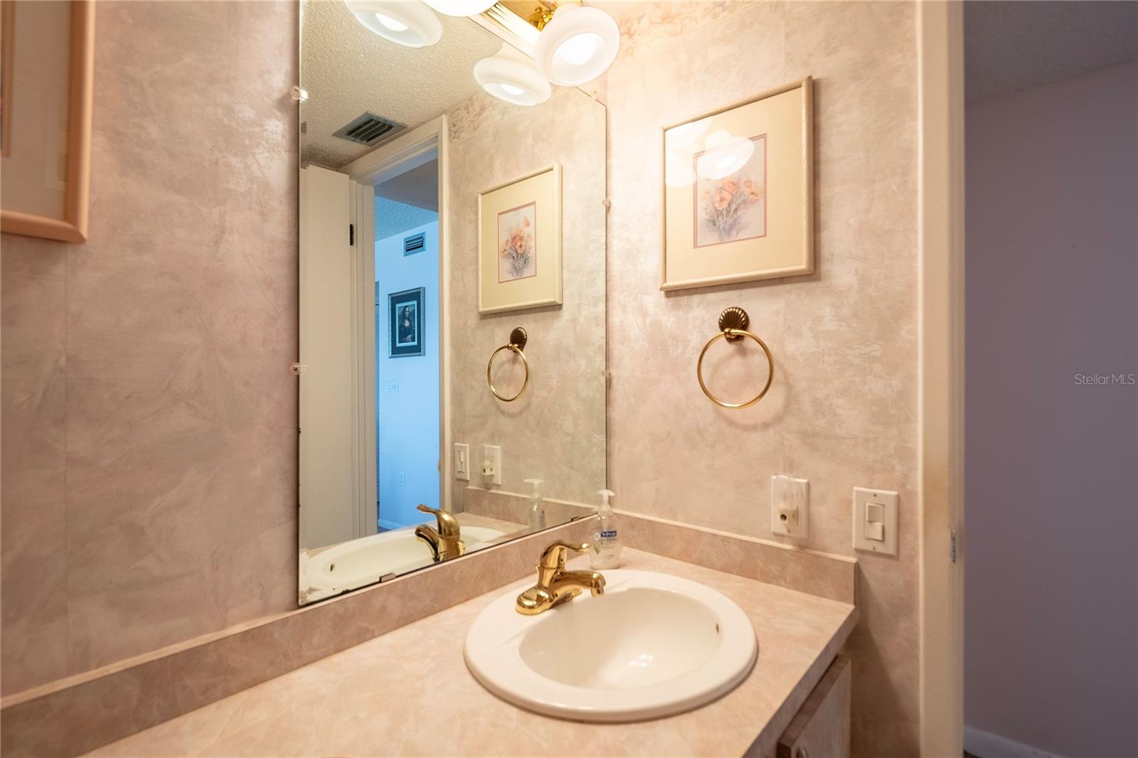 Image 39 of 54 For 5900 Shore Boulevard S 709