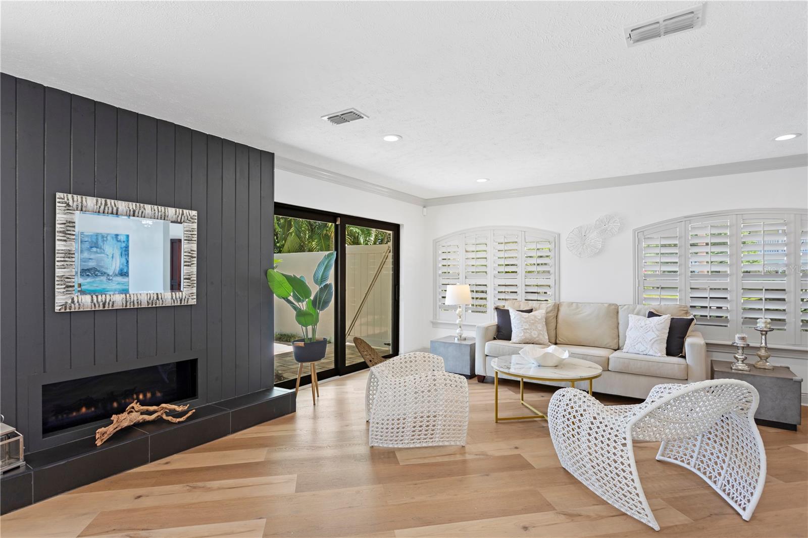 Image 10 of 53 For 207 Coolidge Avenue