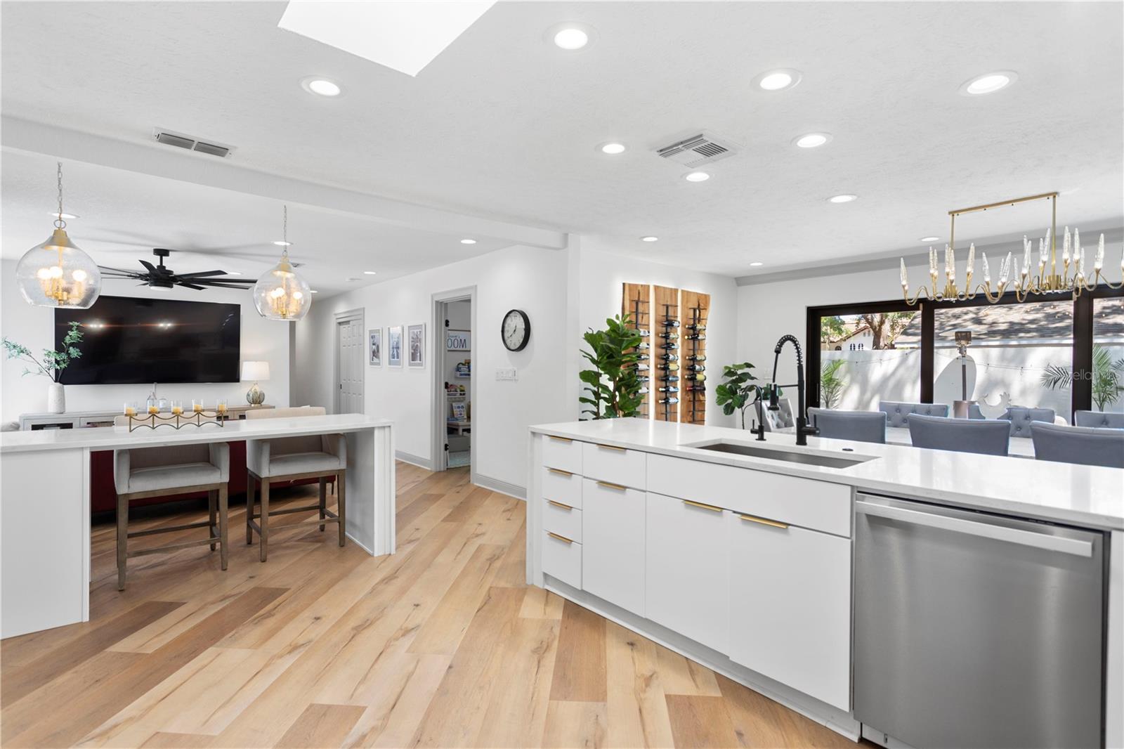 Image 17 of 53 For 207 Coolidge Avenue