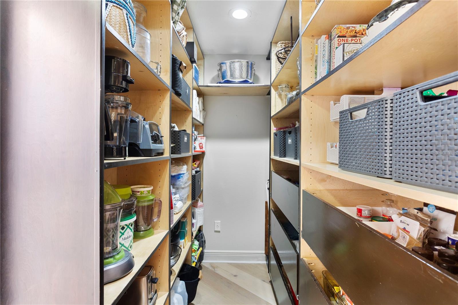 Image 19 of 53 For 207 Coolidge Avenue