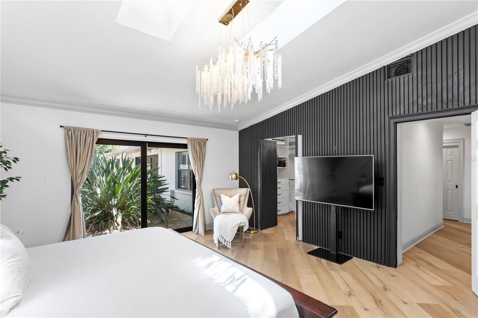 Image 23 of 53 For 207 Coolidge Avenue