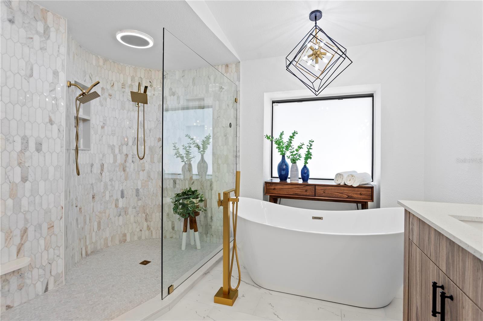 Image 5 of 53 For 207 Coolidge Avenue