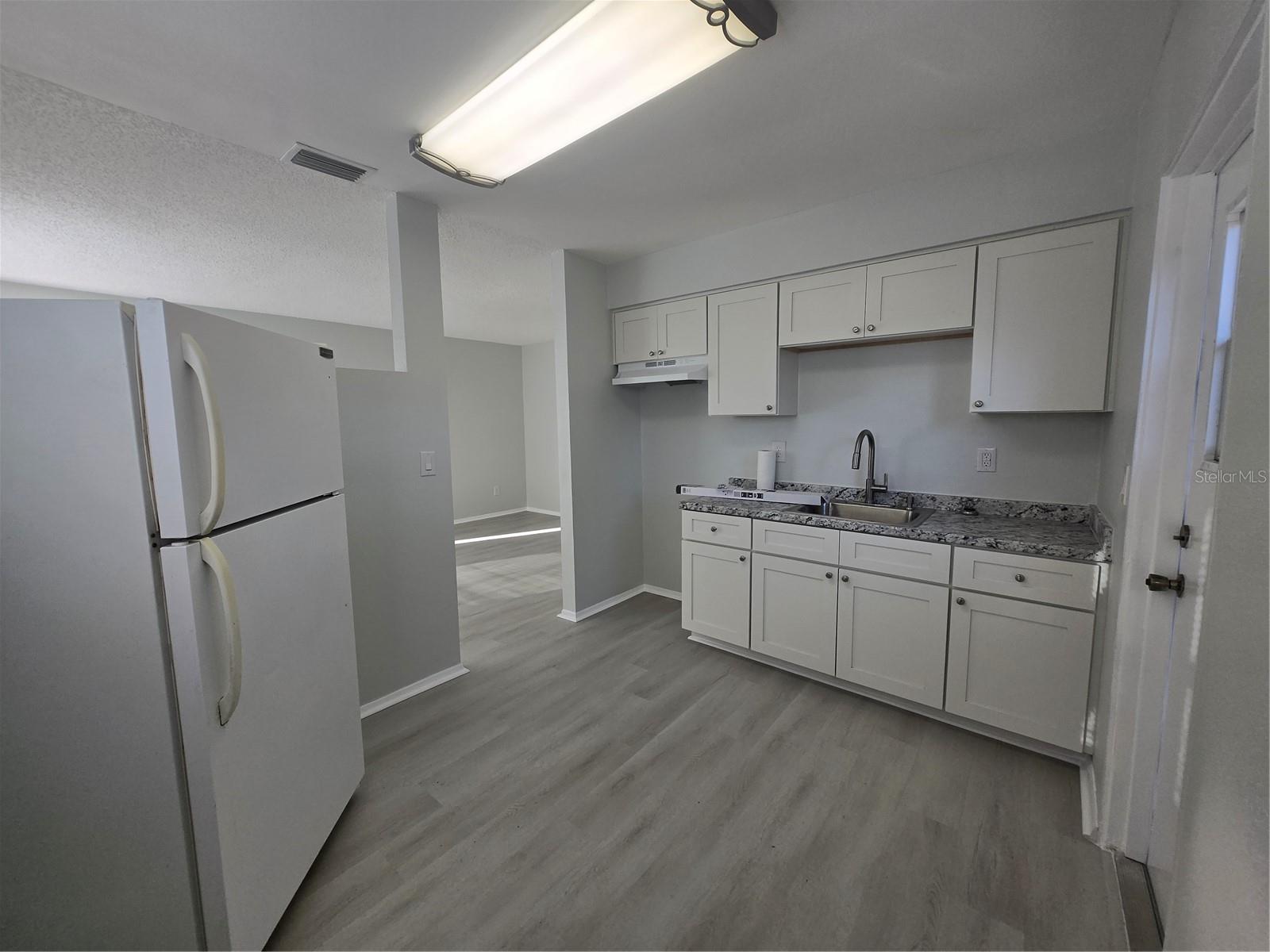 Image 3 of 6 For 3135 Oaklawn Avenue