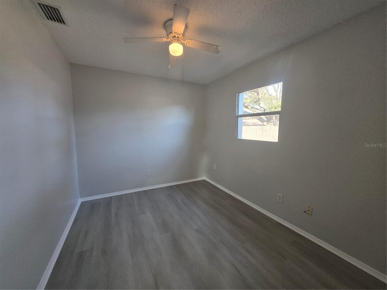 Image 5 of 6 For 3135 Oaklawn Avenue