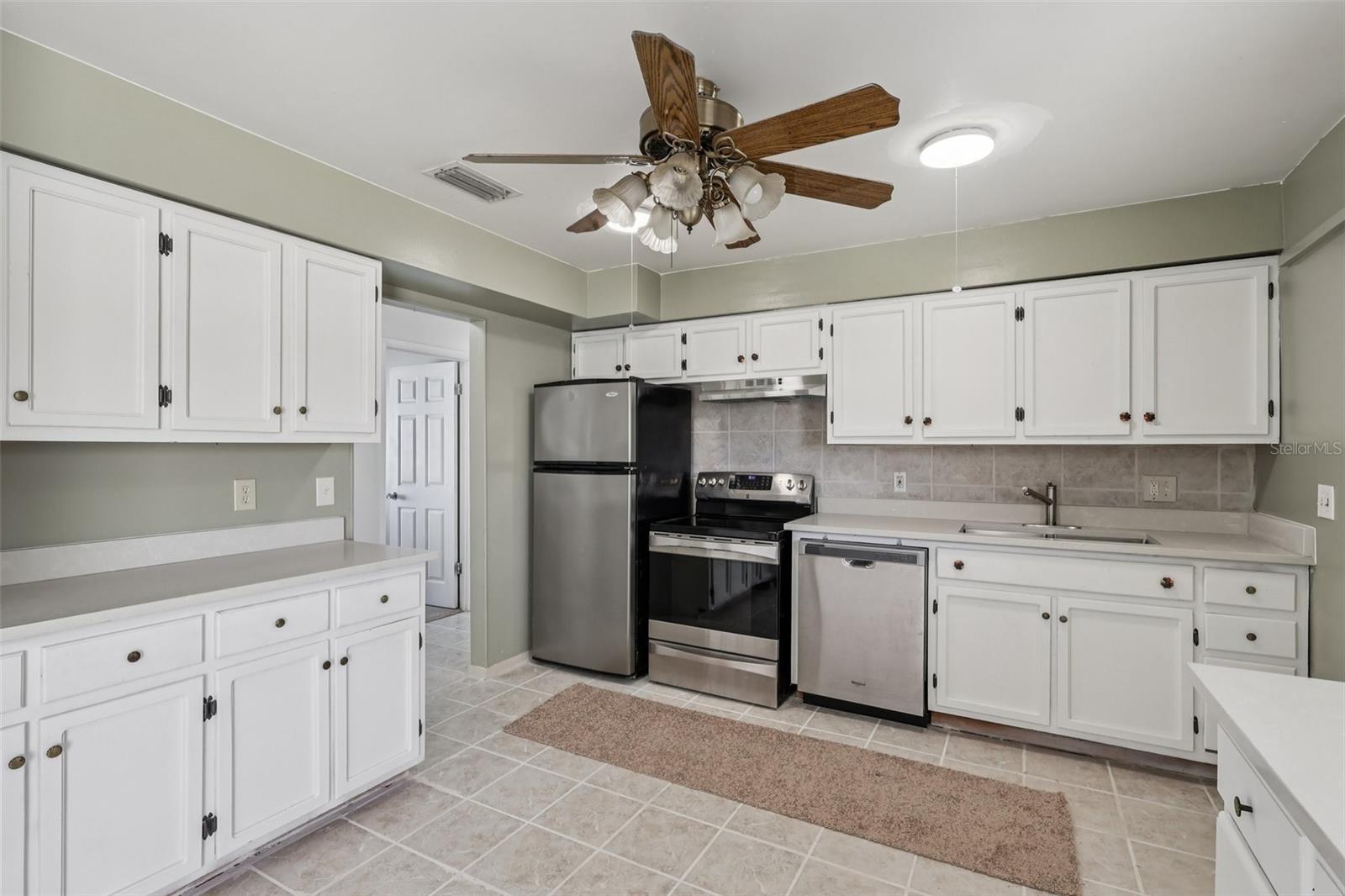 Image 19 of 40 For 950 Bayward Lane