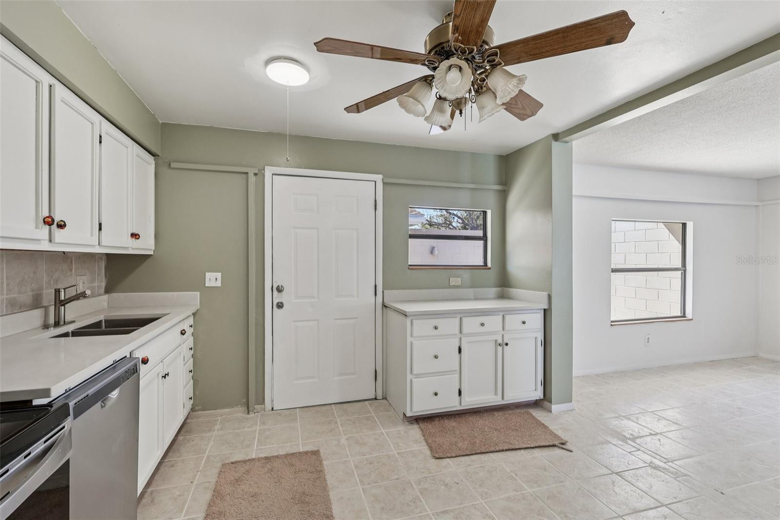 Image 20 of 40 For 950 Bayward Lane