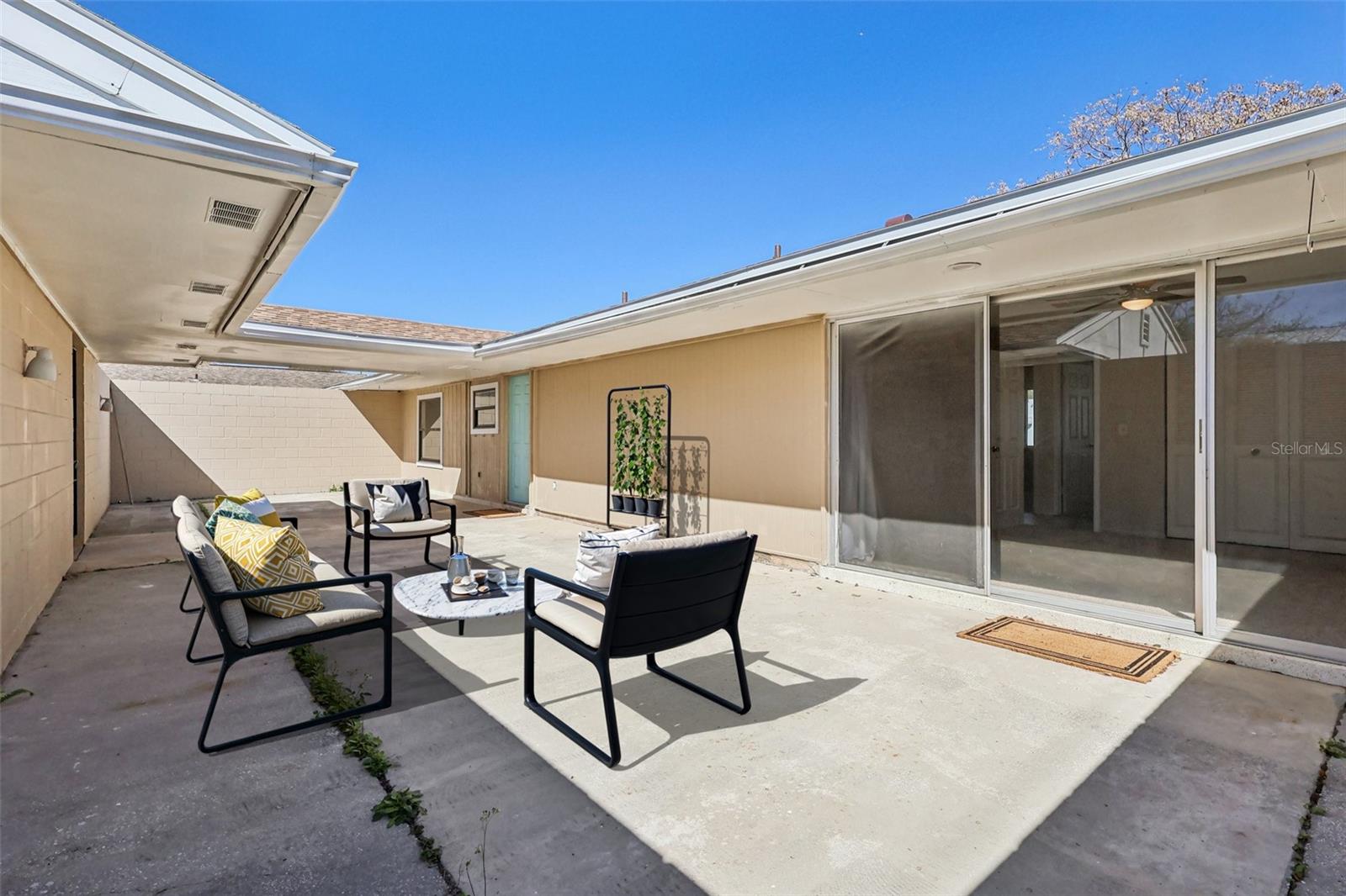 Image 3 of 40 For 950 Bayward Lane