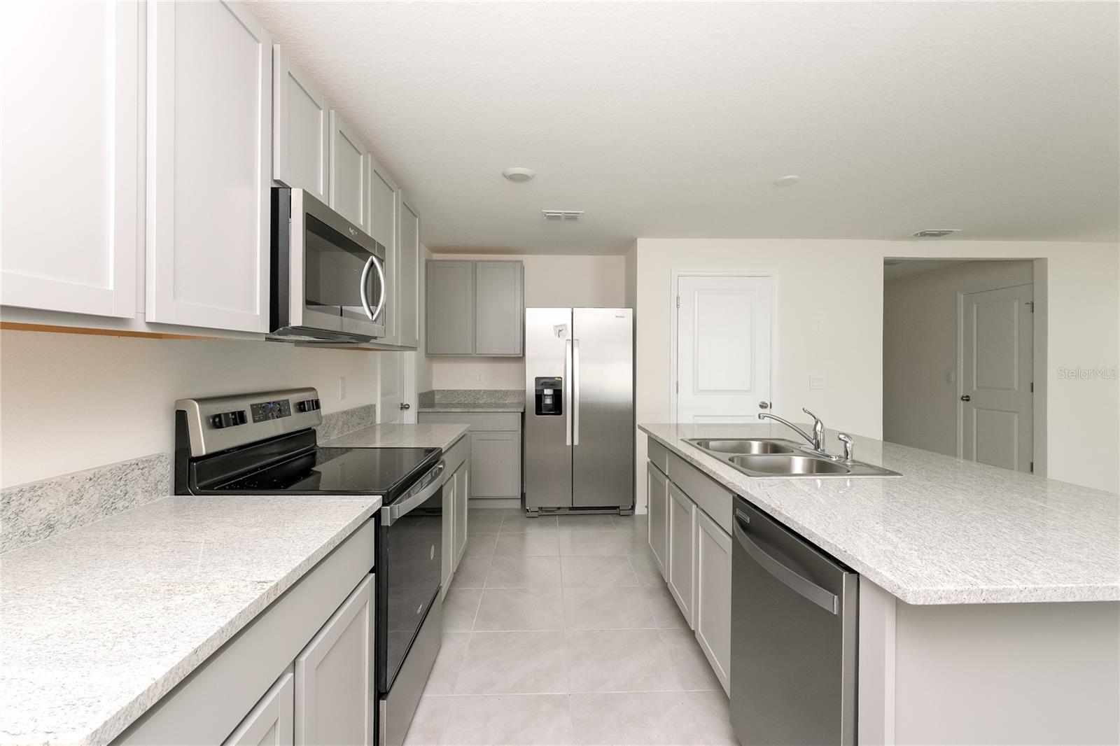 Image 2 of 9 For 486 Sunlit Coral Street