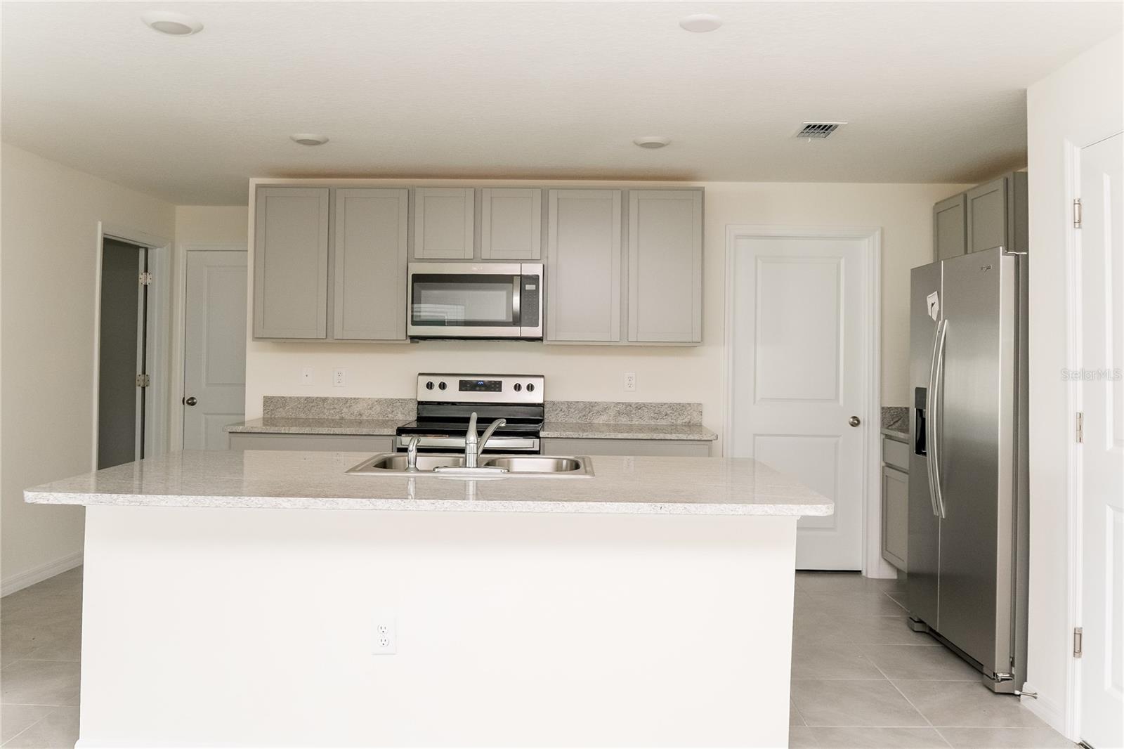 Image 4 of 9 For 486 Sunlit Coral Street