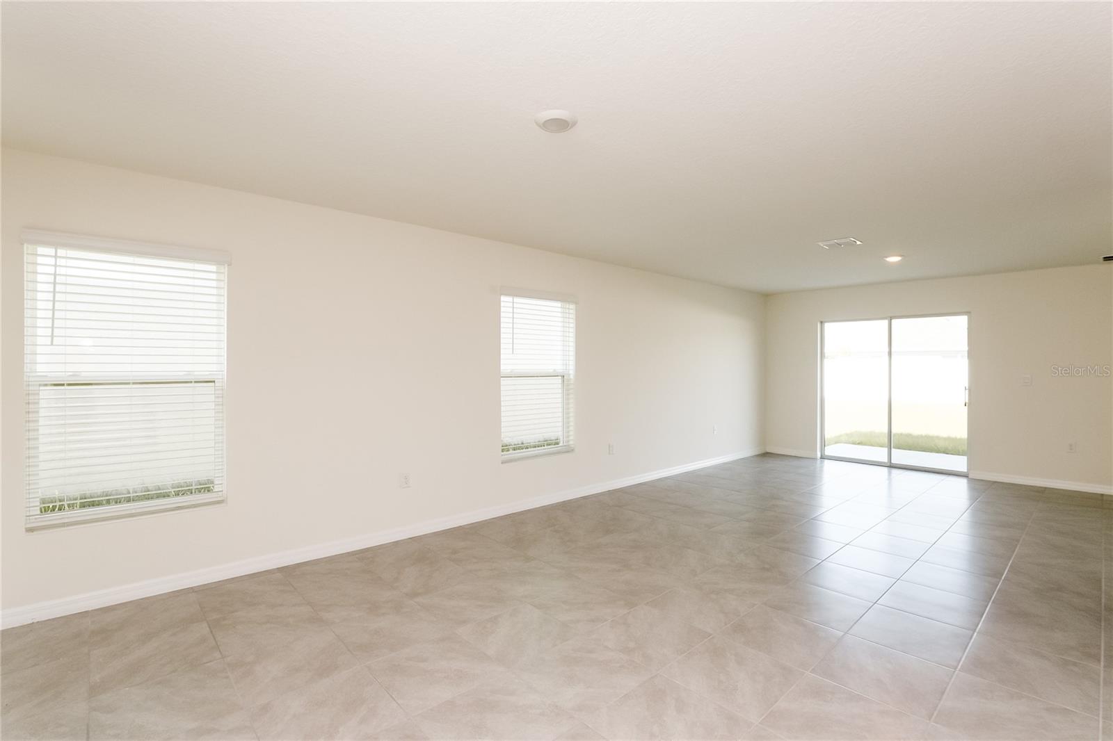 Image 5 of 9 For 486 Sunlit Coral Street