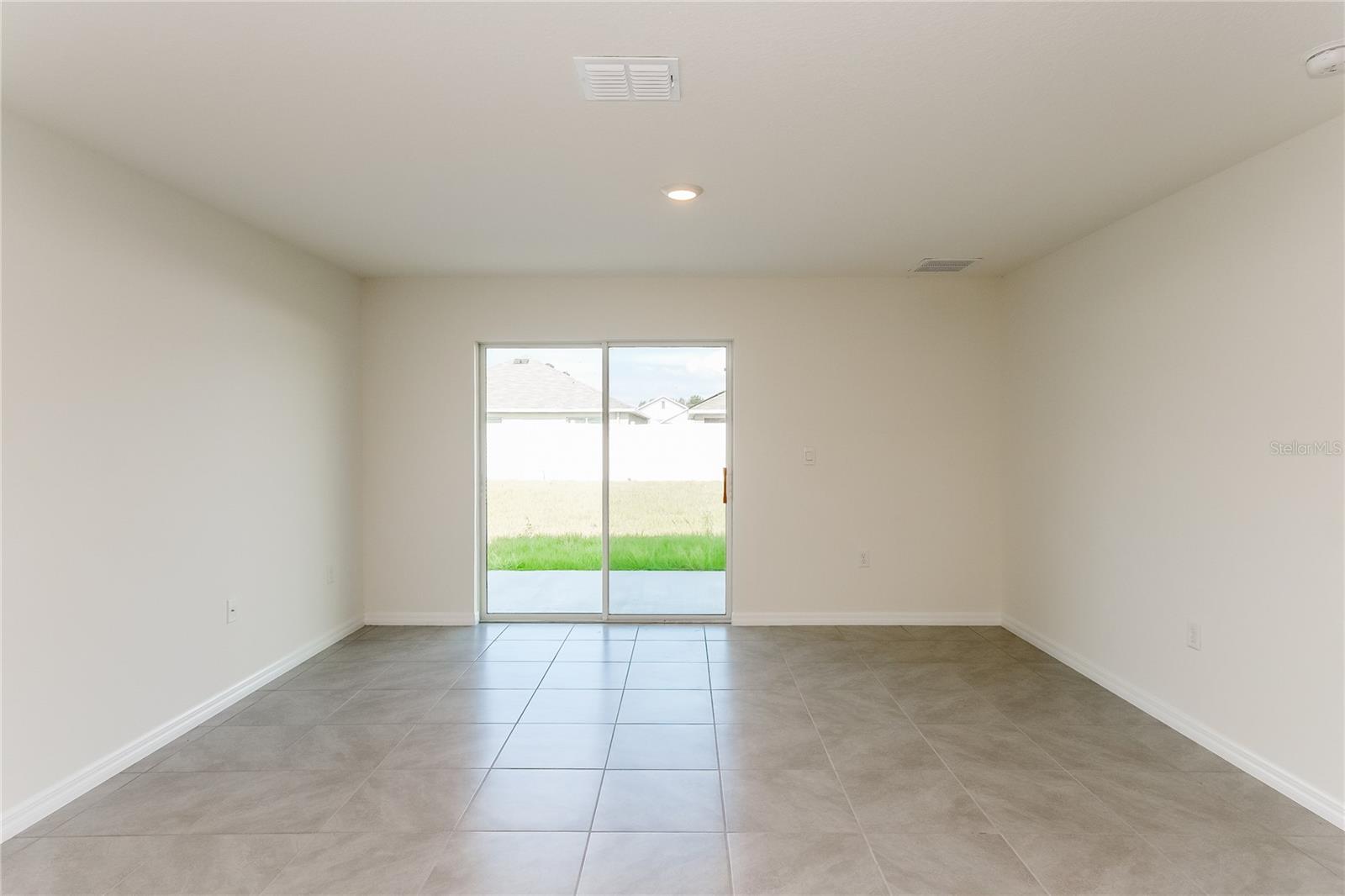 Image 6 of 9 For 486 Sunlit Coral Street