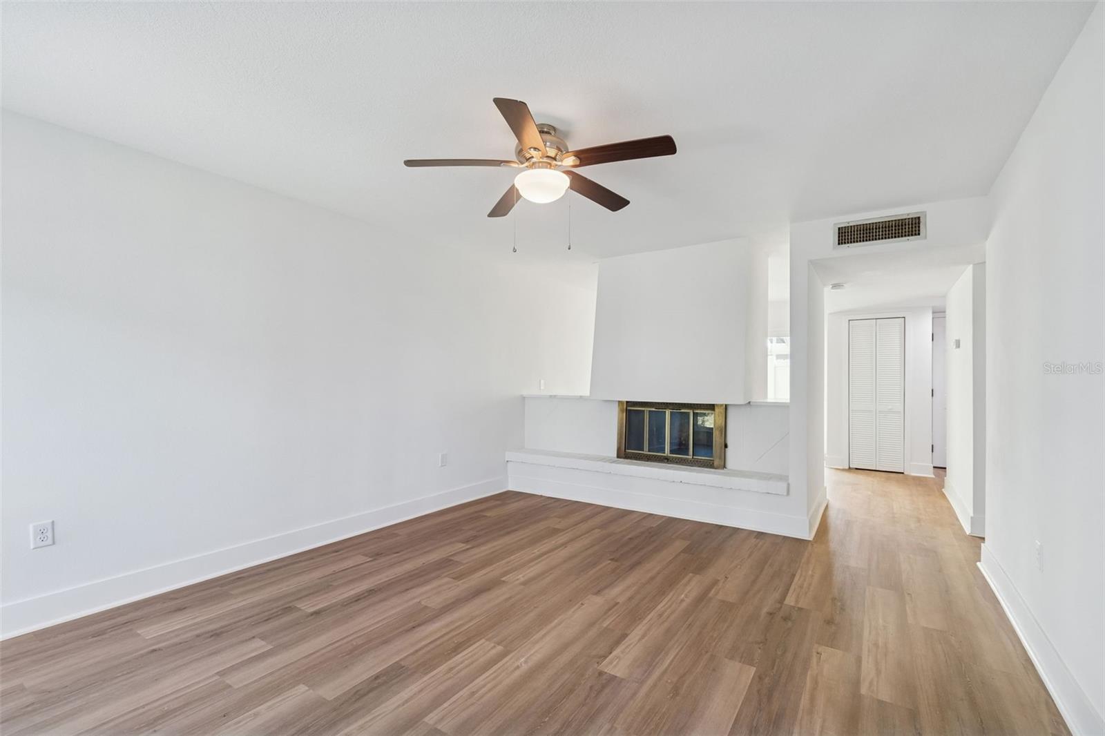 Image 22 of 100 For 1 Windrush Boulevard 23