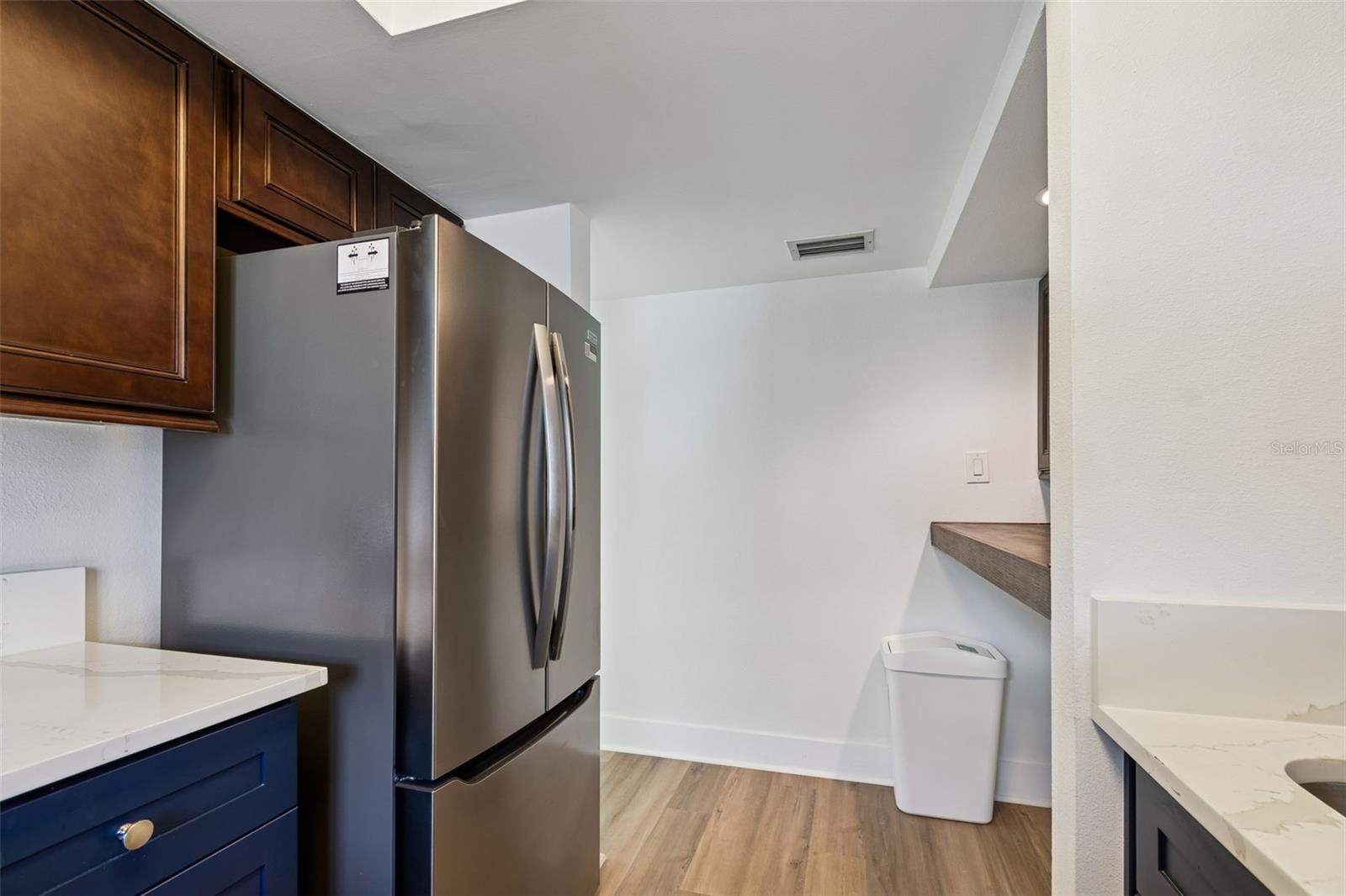 Image 25 of 100 For 1 Windrush Boulevard 23