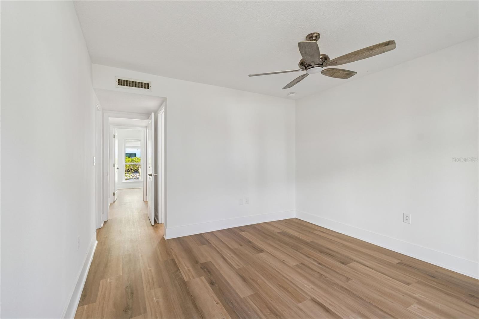 Image 33 of 100 For 1 Windrush Boulevard 23