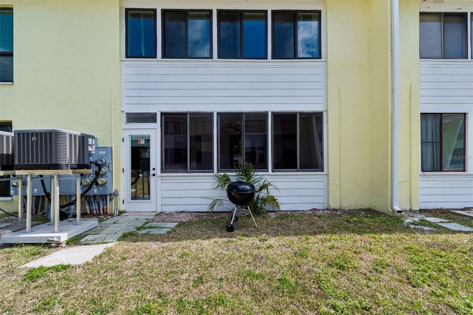 Image 53 of 100 For 1 Windrush Boulevard 23