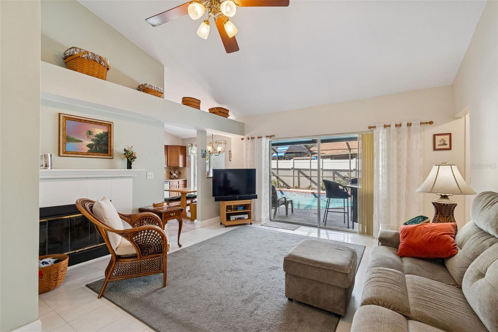 Listing photo id 11 for 8626 Boysenberry Drive