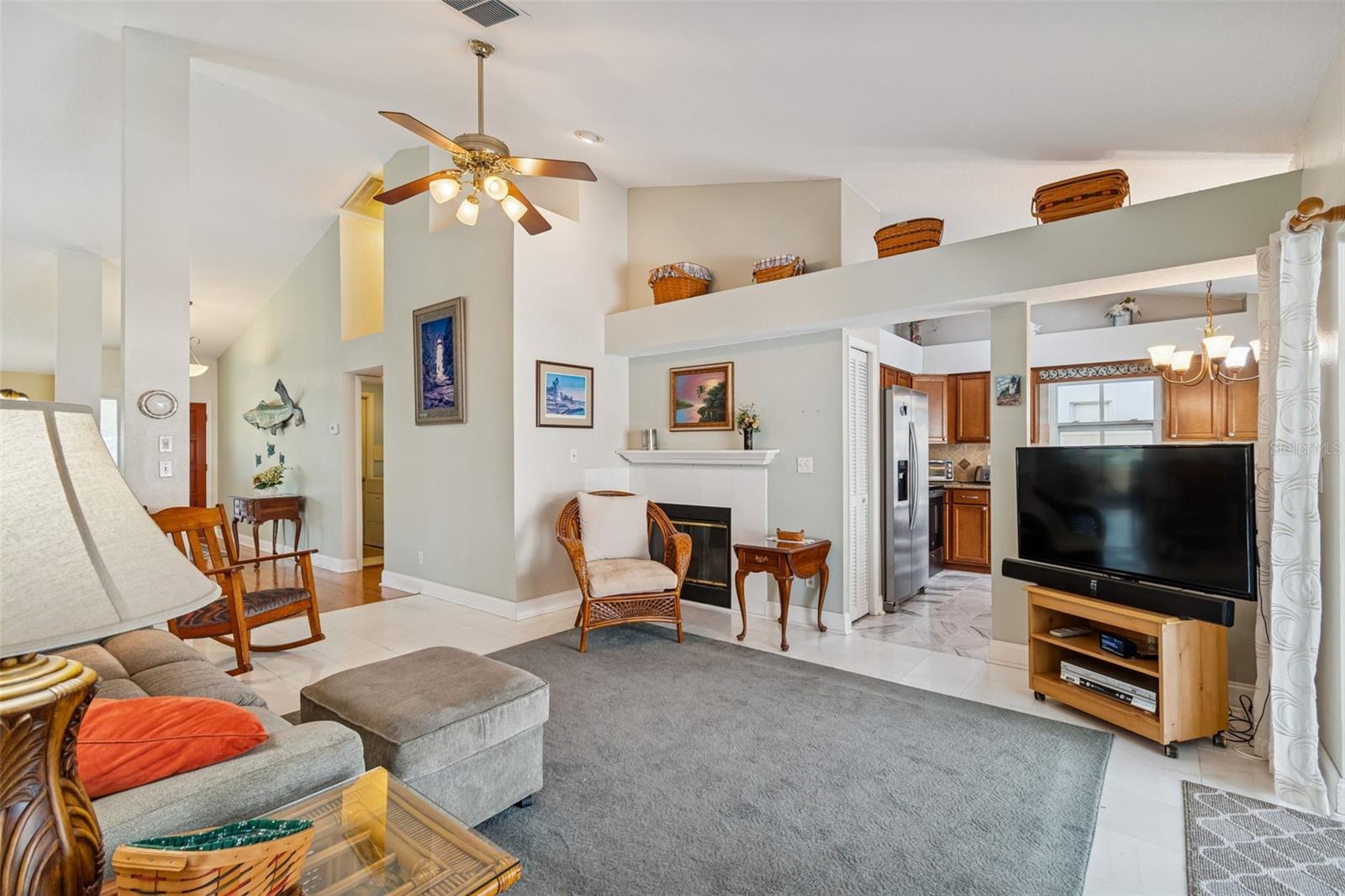 Listing photo id 13 for 8626 Boysenberry Drive