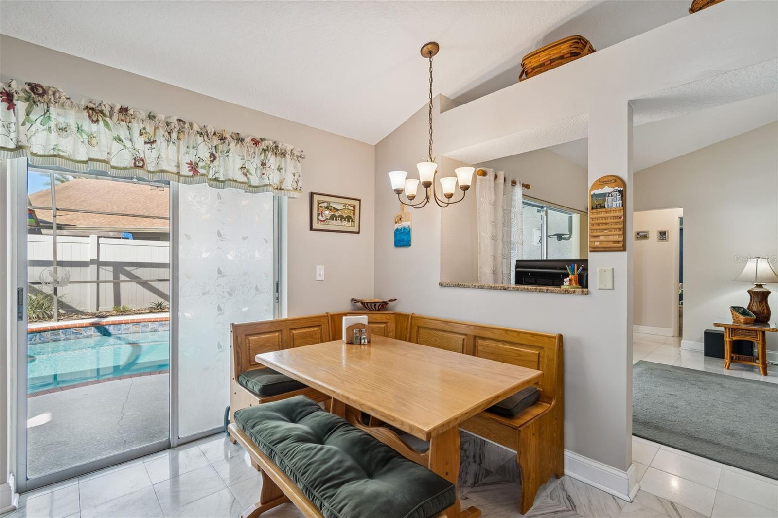 Listing photo id 16 for 8626 Boysenberry Drive