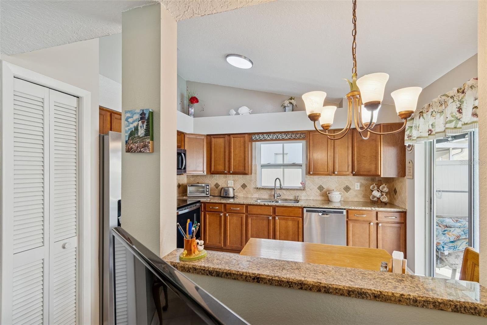 Listing photo id 19 for 8626 Boysenberry Drive