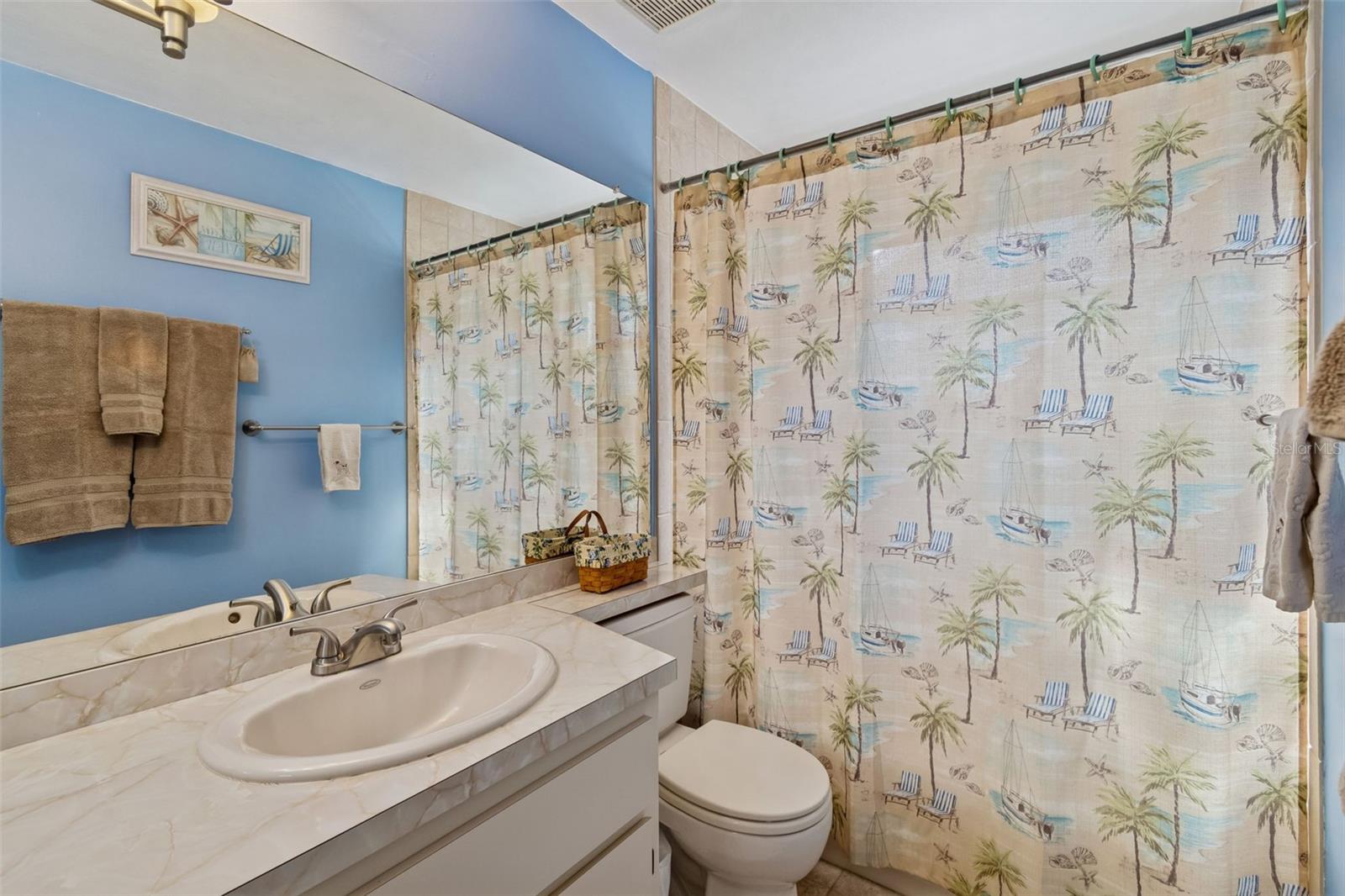 Listing photo id 25 for 8626 Boysenberry Drive