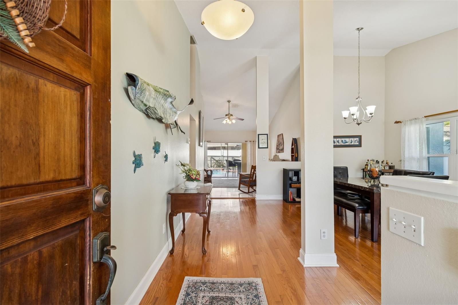 Listing photo id 3 for 8626 Boysenberry Drive