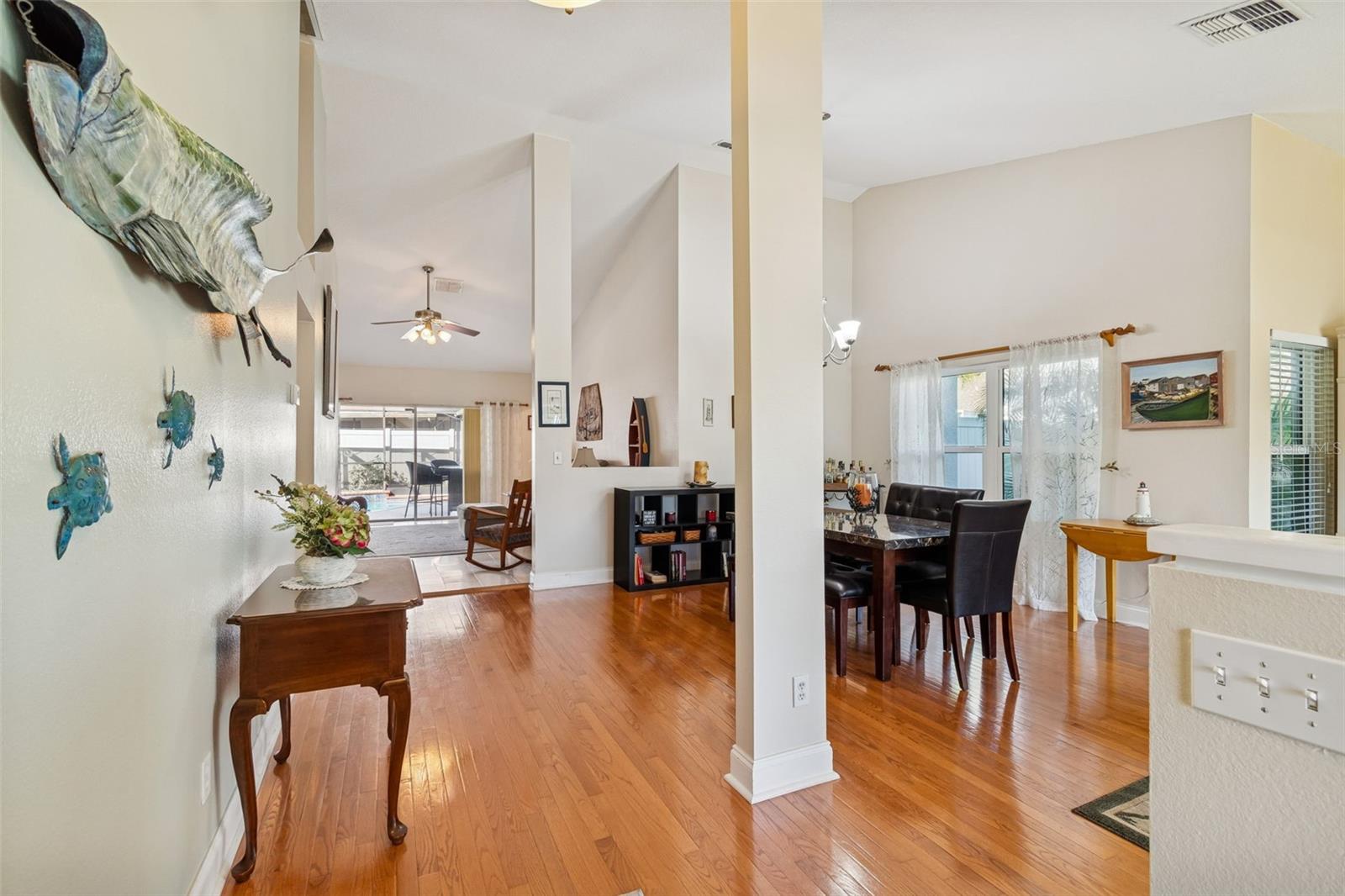 Listing photo id 4 for 8626 Boysenberry Drive