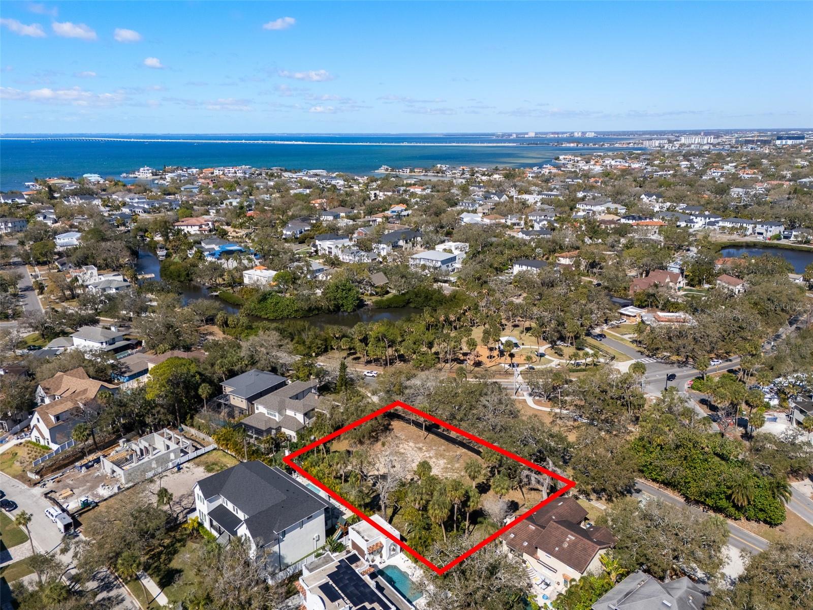 Listing photo id 8 for 4628 Bay To Bay Boulevard