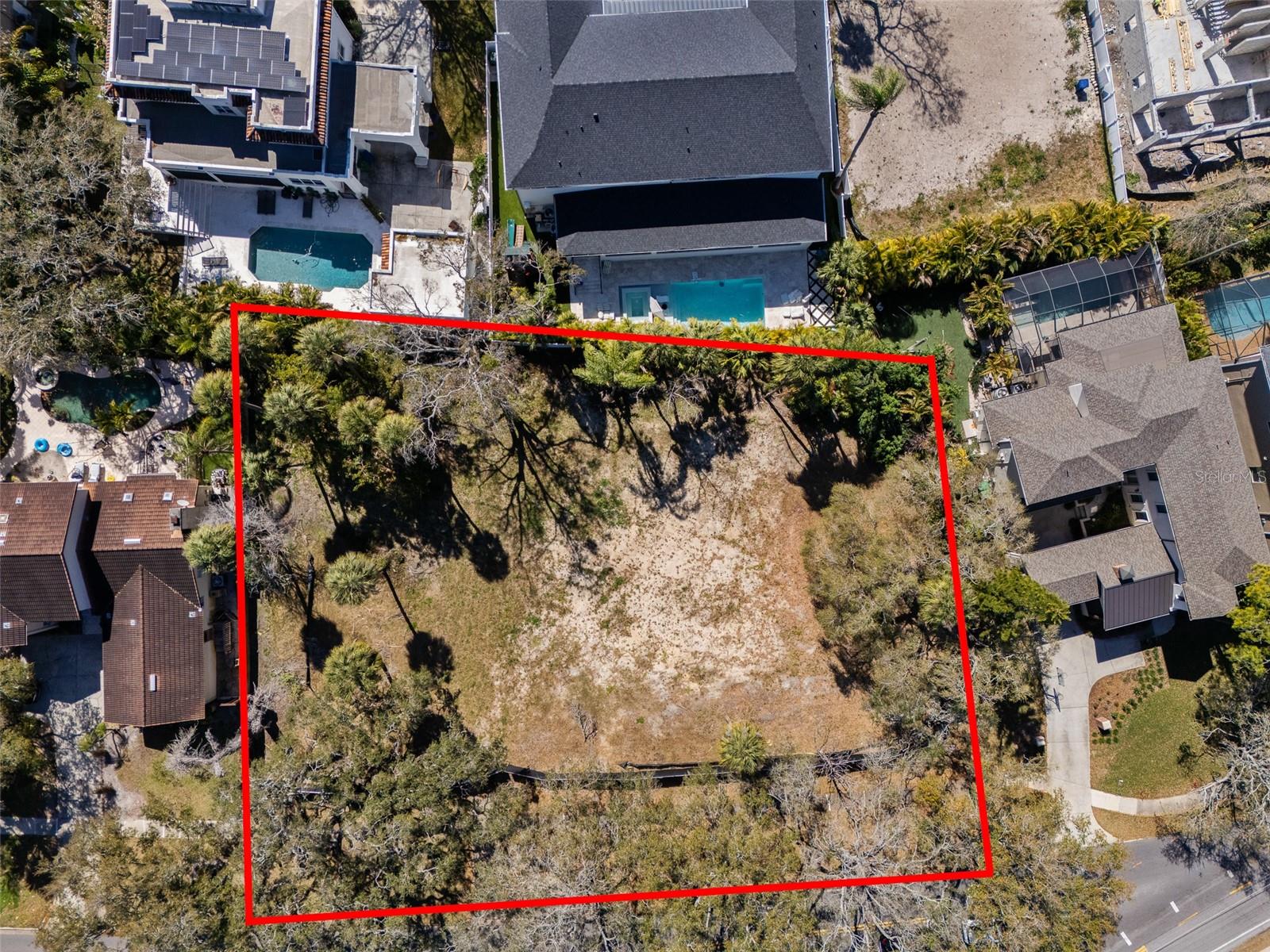 Listing photo id 11 for 4628 Bay To Bay Boulevard