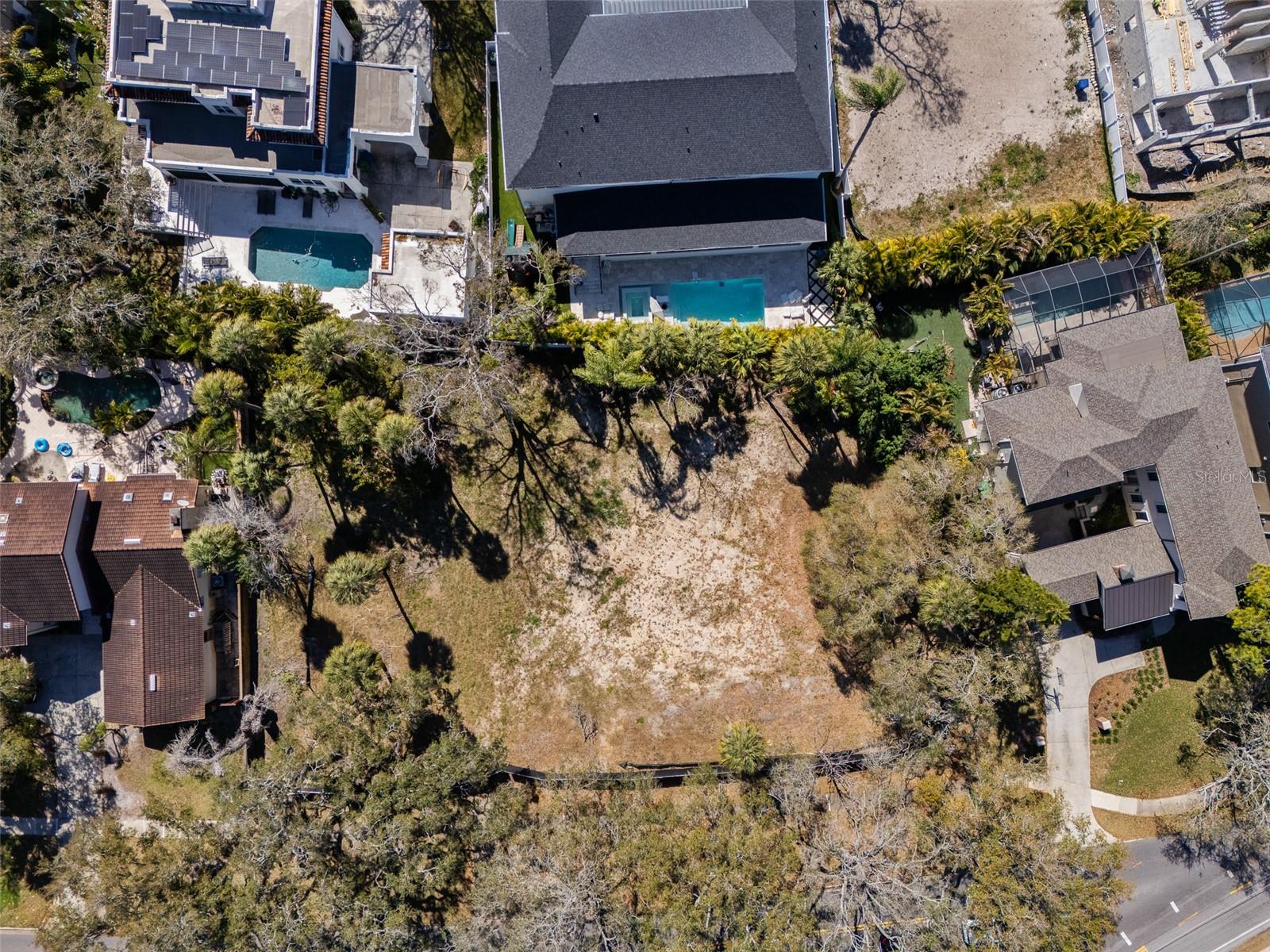 Listing photo id 12 for 4628 Bay To Bay Boulevard