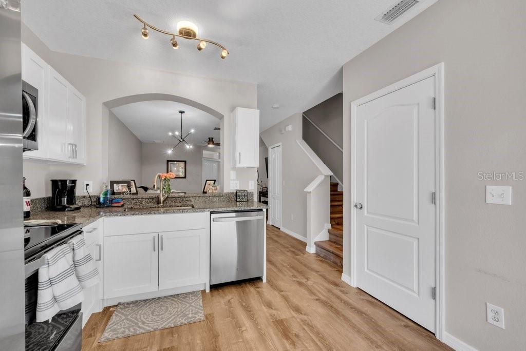 Image 11 of 31 For 15855 Fishhawk View Drive