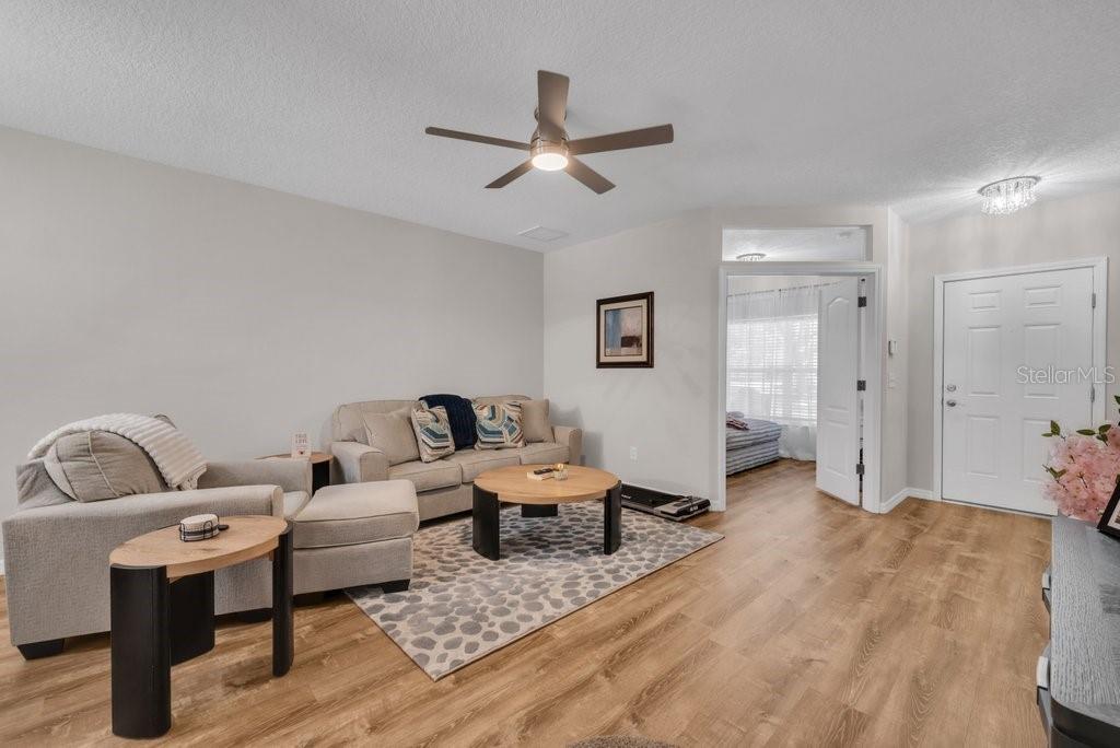 Image 3 of 31 For 15855 Fishhawk View Drive