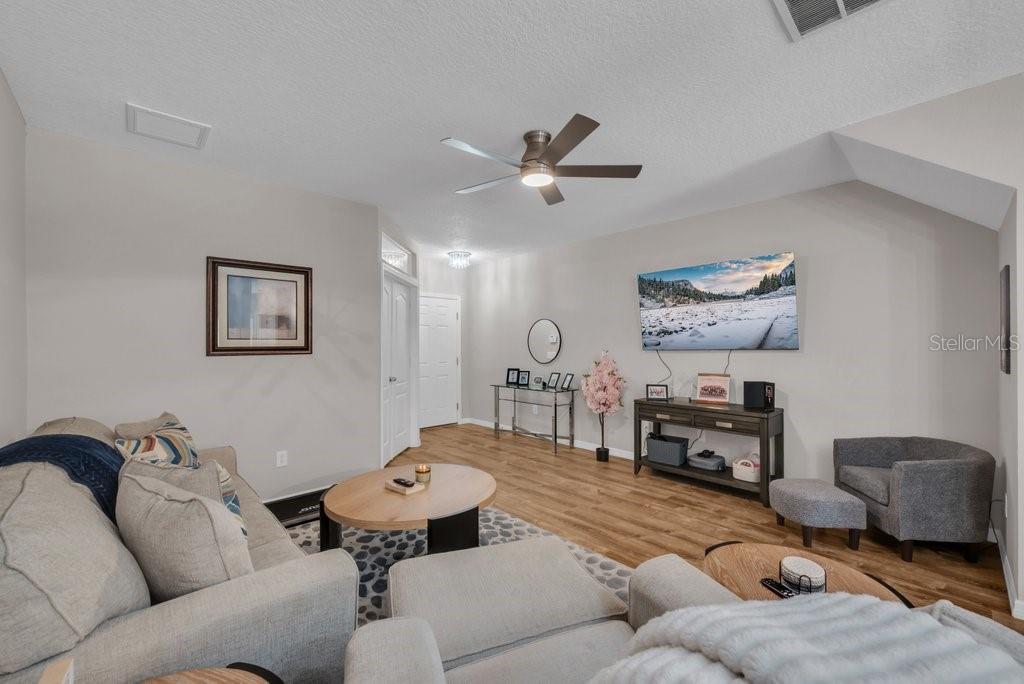 Image 4 of 31 For 15855 Fishhawk View Drive