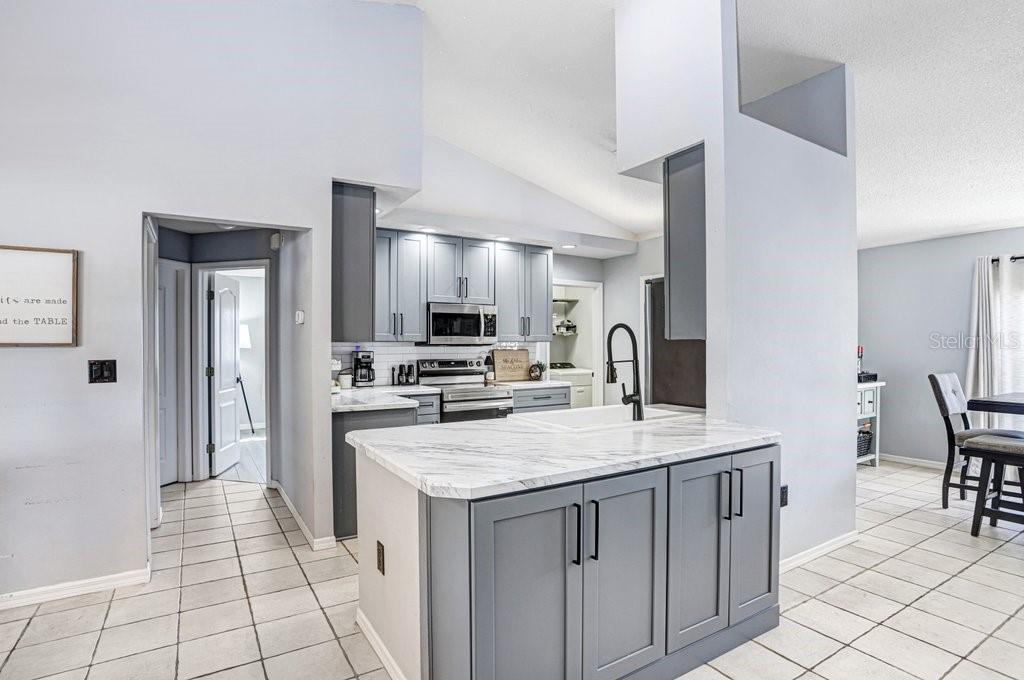 Image 13 of 49 For 3066 Stephanie Drive