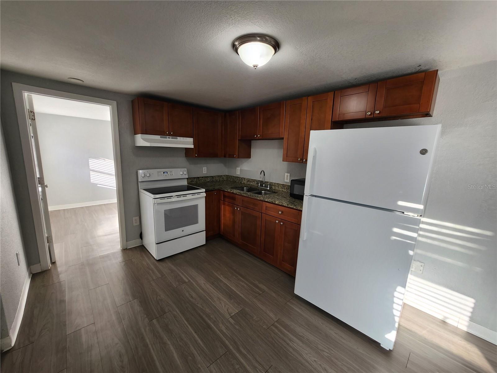 Image 3 of 9 For 4611 Hubert Avenue 5