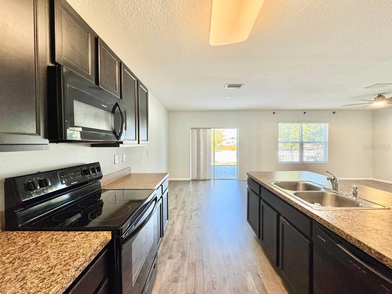 Image 16 of 44 For 35743 Hillbrook Avenue