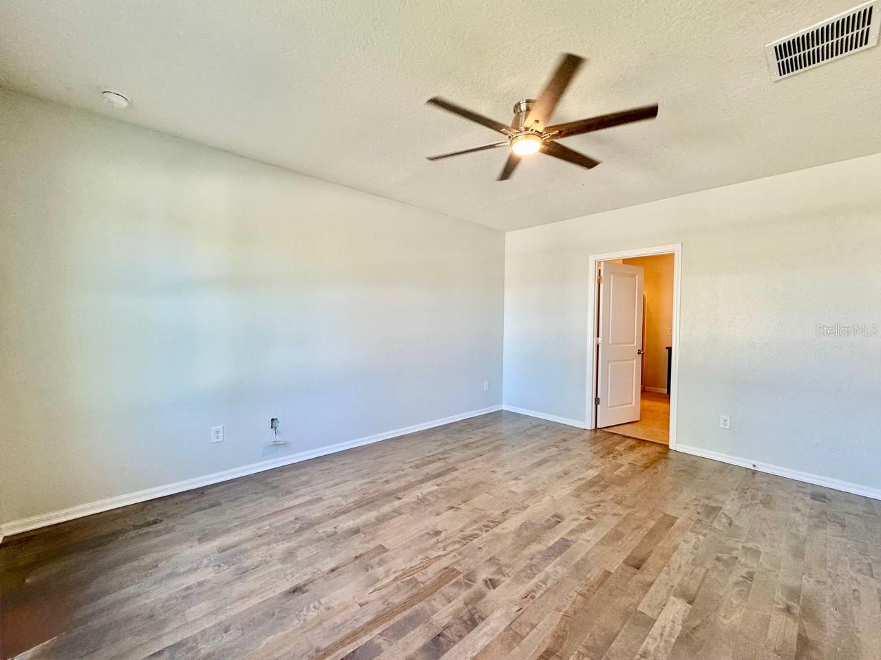 Image 21 of 44 For 35743 Hillbrook Avenue