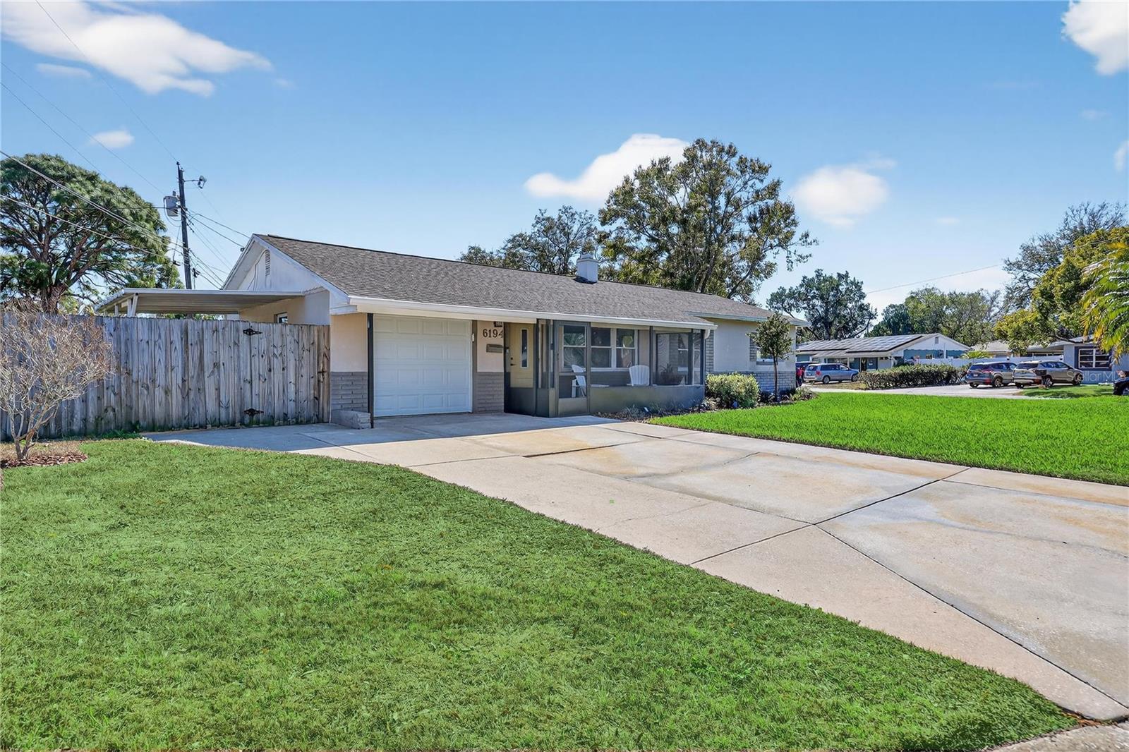 Listing photo id 0 for 6194 28th Avenue N