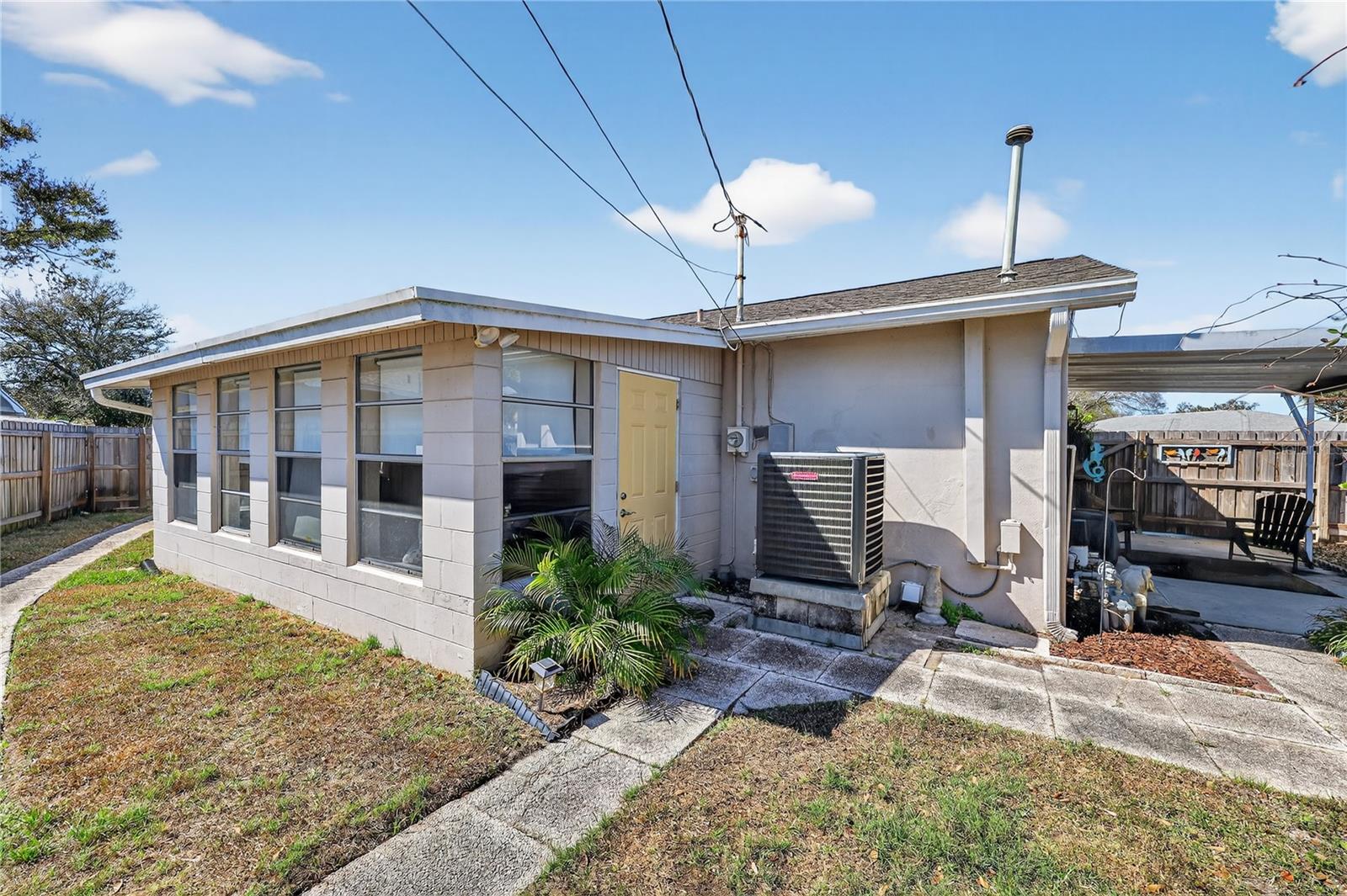 Listing photo id 18 for 6194 28th Avenue N